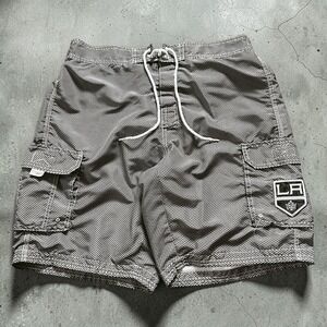 NHL LA Kings Board Shorts Mens Large Black Checkered Swim Trunks GIII Sports Y2K